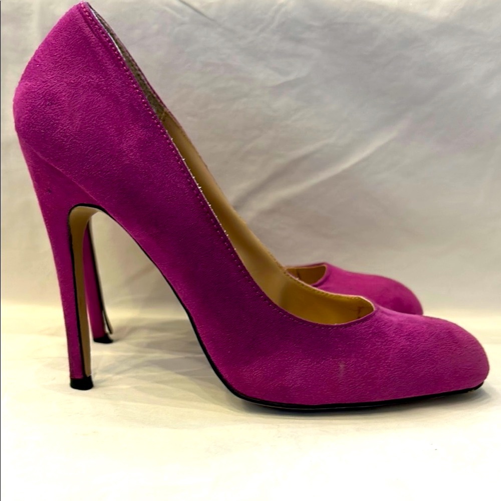 🔥3 for $12. Magenta High Heeled Pump with Stiletto Heel and Suede Material